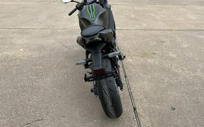 2024 Kawasaki Ninja® 650 Metallic Matte Graphenesteel Gray/Ebony