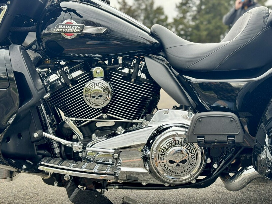 2022 Harley-Davidson Tri Glide Ultra Black