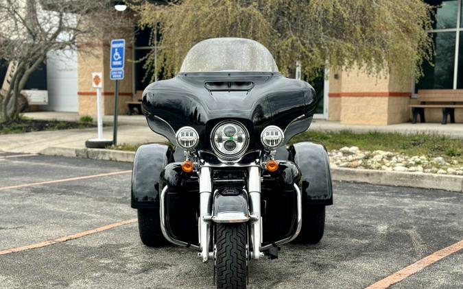 2022 Harley-Davidson Tri Glide Ultra Black