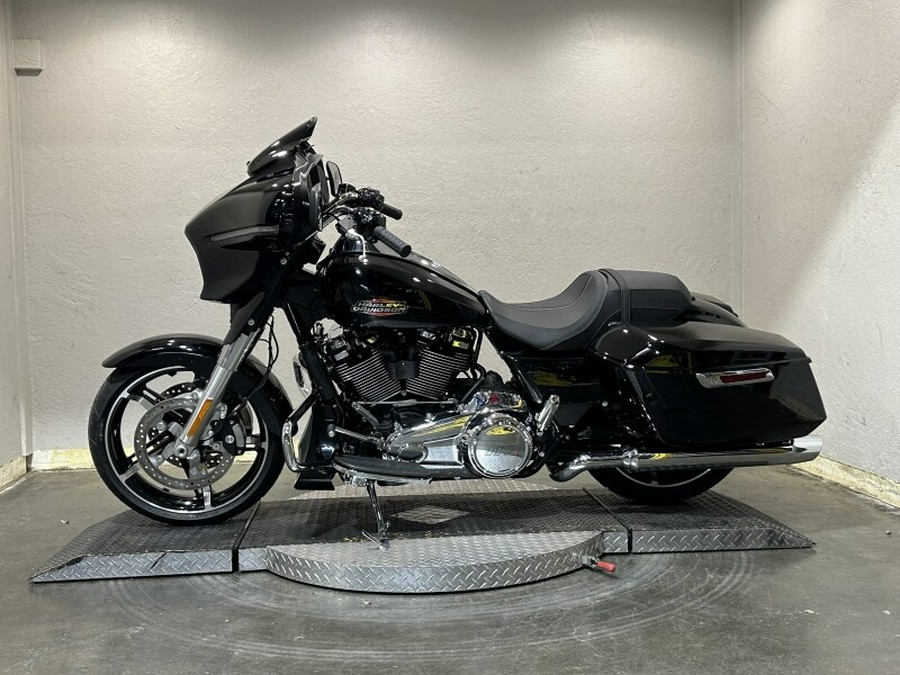 Harley-Davidson Street Glide® 2024 FLHX 84445530 VIVID BLACK