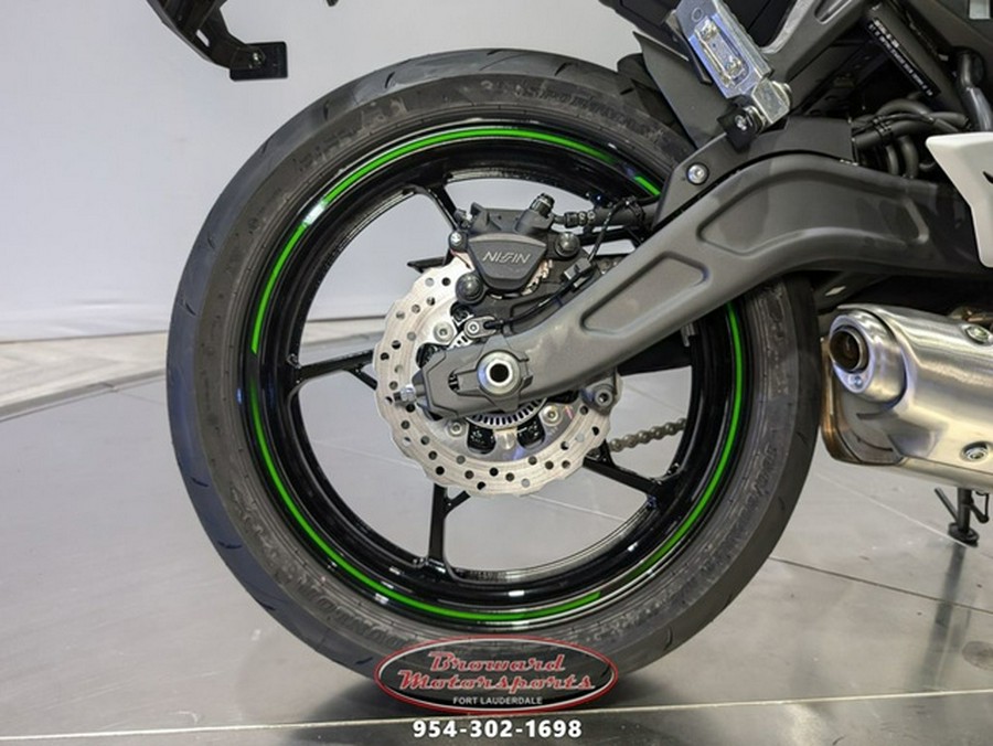 2024 Kawasaki Ninja 650 Metallic Matte Graphenesteel GrayEbony