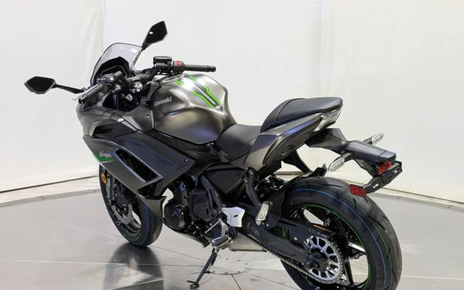 2024 Kawasaki Ninja 650 Metallic Matte Graphenesteel GrayEbony