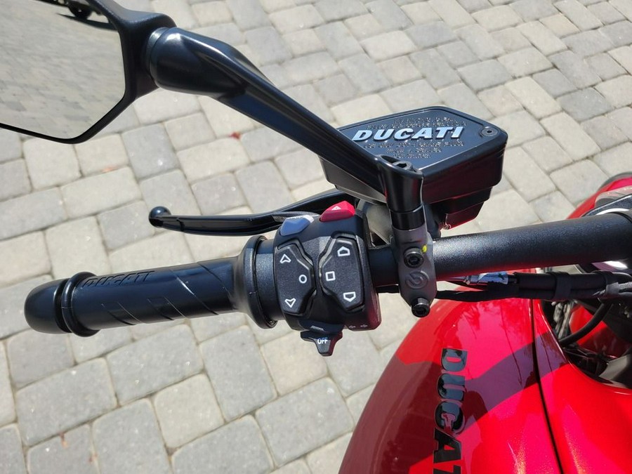 2026 Ducati XDiavel V4 Burning Red