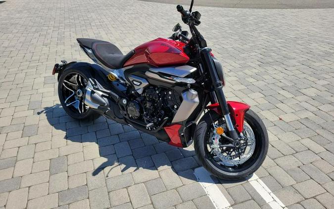 2026 Ducati XDiavel V4 Burning Red