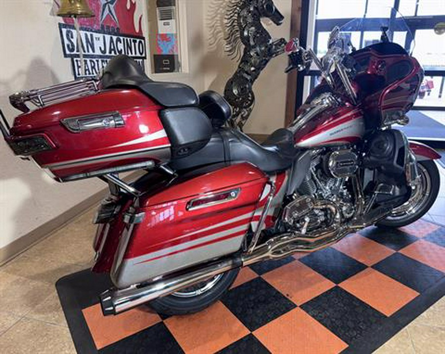 2016 Harley-Davidson CVO™ Road Glide™ Ultra