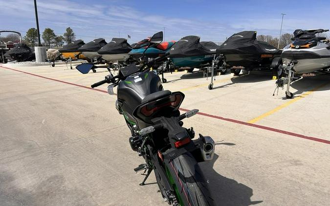 2026 Kawasaki Z900 SE ABS