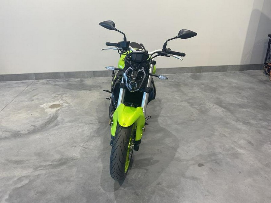 2022 Benelli 302S