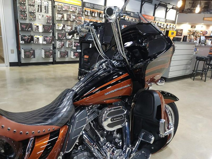 2015 Harley-Davidson® FLTRUSE - CVO™ Road Glide® Ultra