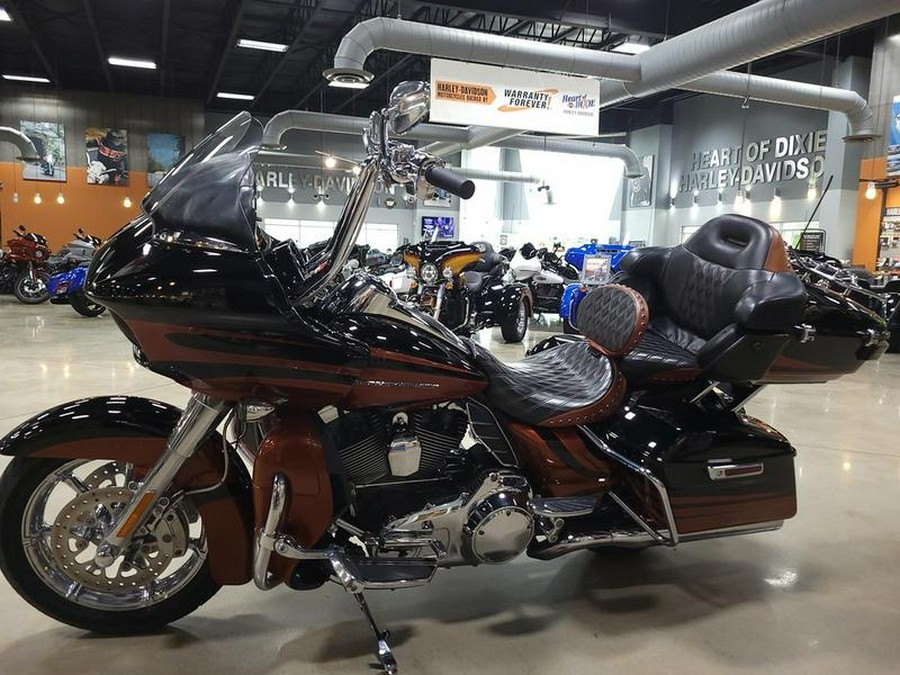 2015 Harley-Davidson® FLTRUSE - CVO™ Road Glide® Ultra