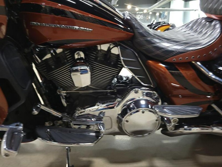 2015 Harley-Davidson® FLTRUSE - CVO™ Road Glide® Ultra