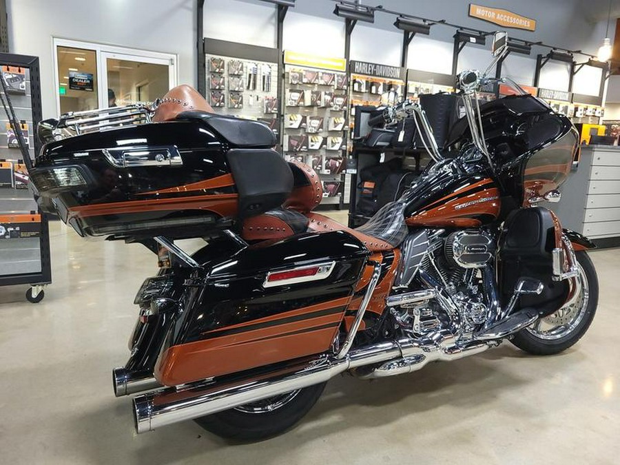 2015 Harley-Davidson® FLTRUSE - CVO™ Road Glide® Ultra