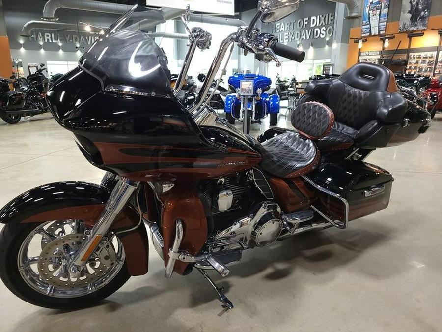 2015 Harley-Davidson® FLTRUSE - CVO™ Road Glide® Ultra