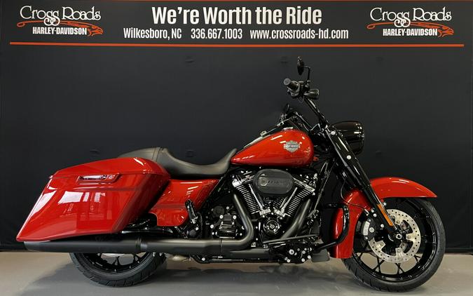2025 Harley-Davidson Road King Special Whiskey Fire - Black Finish