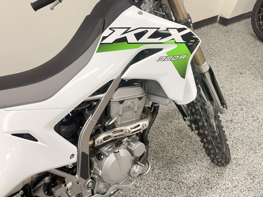 2026 Kawasaki KLX® 300R Bright White - K7823