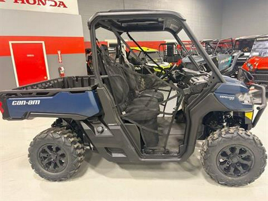 2025 Can-Am Defender XT HD7