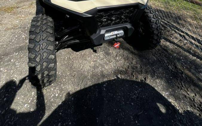 2026 Can-Am Defender MAX Limited HD11