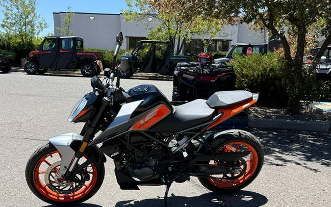 2023 KTM Duke 200