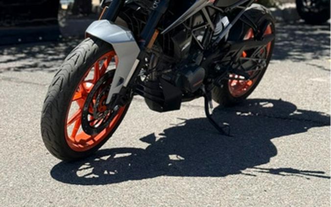 2023 KTM Duke 200