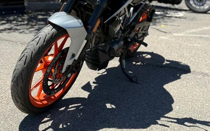 2023 KTM Duke 200