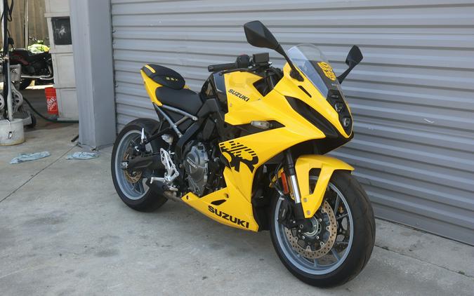 2024 Suzuki GSX-8R