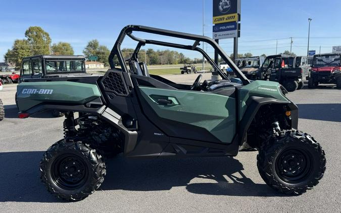 2026 Can-Am® Commander DPS 700