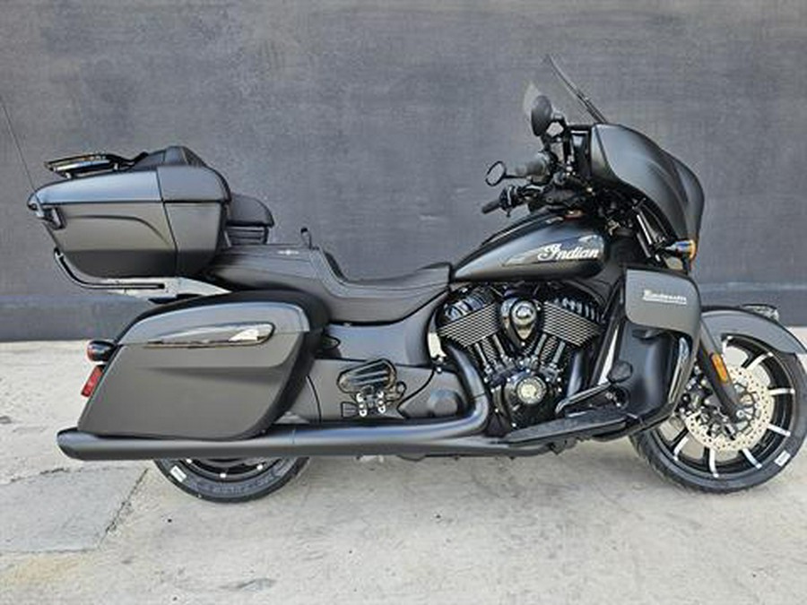 2024 Indian Motorcycle Roadmaster® Dark Horse®