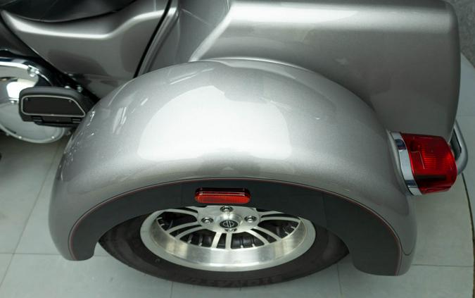 2016 HARLEY DAVIDSON FLHTCUTG TRI GLIDE ULTRA CLASSIC TRIKE W/ABS