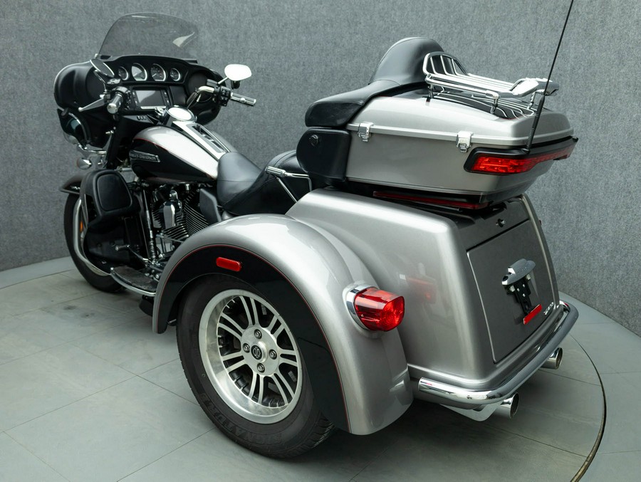 2016 HARLEY DAVIDSON FLHTCUTG TRI GLIDE ULTRA CLASSIC TRIKE W/ABS