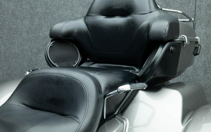 2016 HARLEY DAVIDSON FLHTCUTG TRI GLIDE ULTRA CLASSIC TRIKE W/ABS