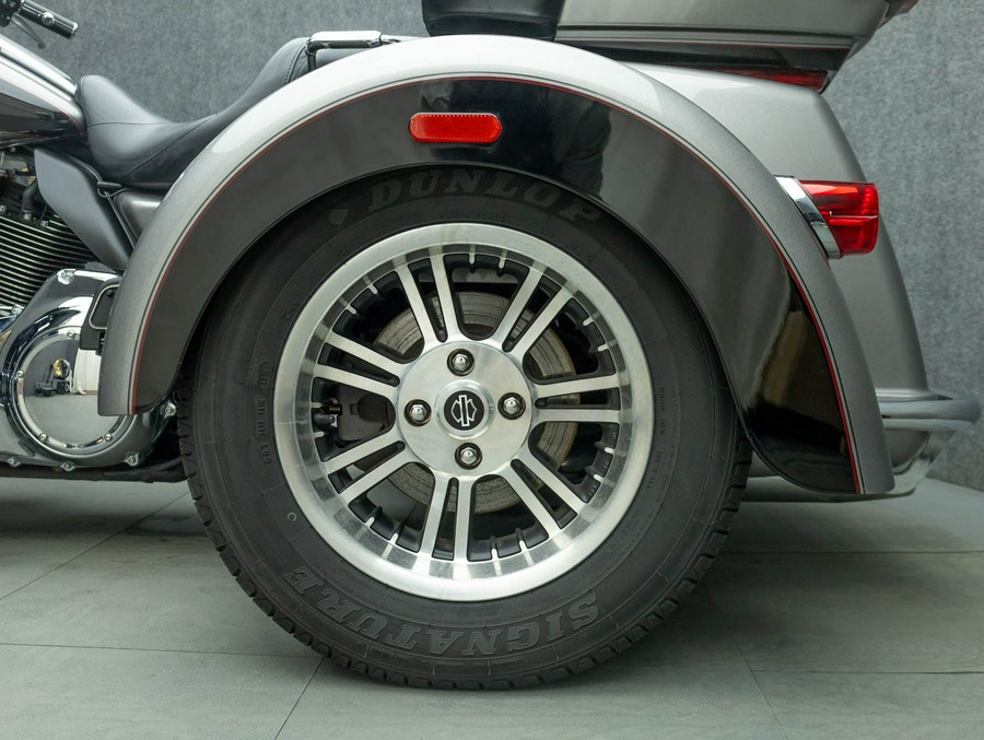 2016 HARLEY DAVIDSON FLHTCUTG TRI GLIDE ULTRA CLASSIC TRIKE W/ABS