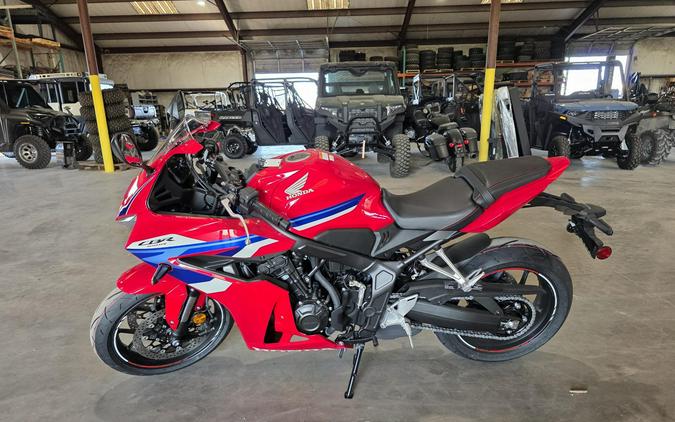 2025 Honda CB650R E-Clutch