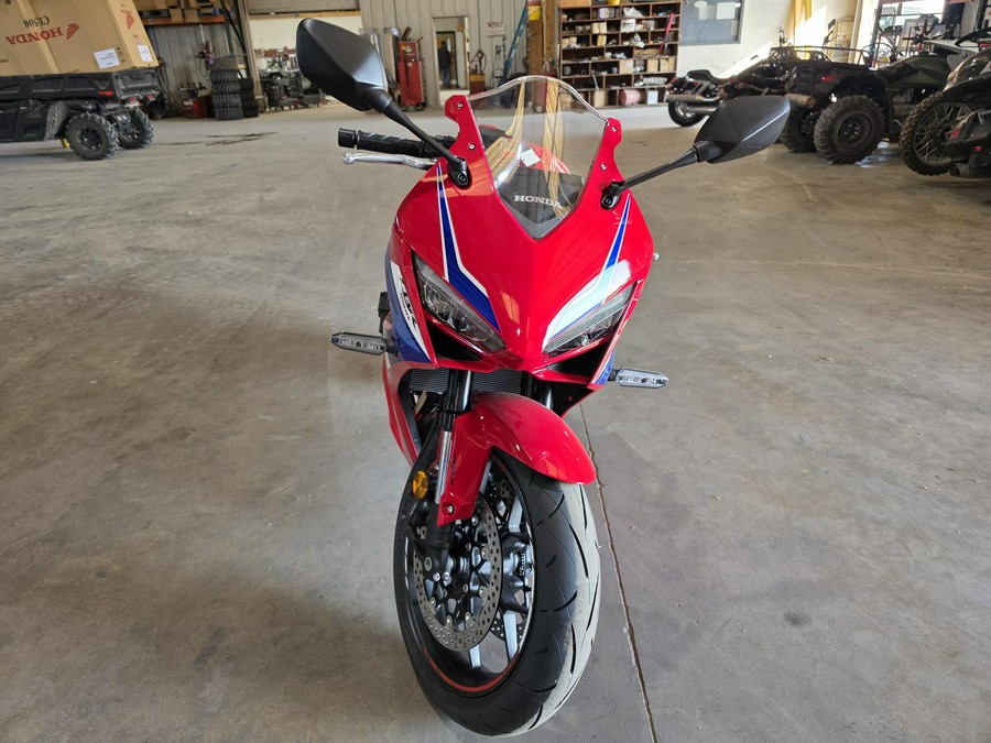 2025 Honda CB650R E-Clutch