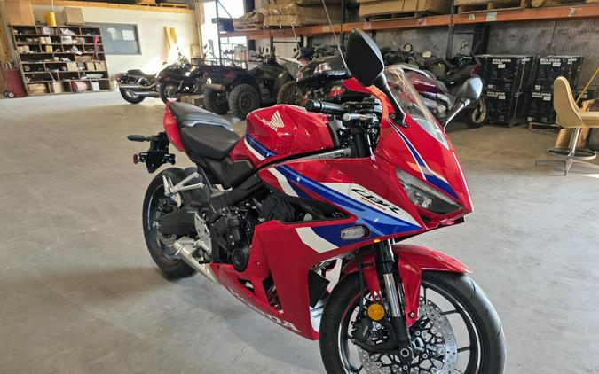 2025 Honda CB650R E-Clutch