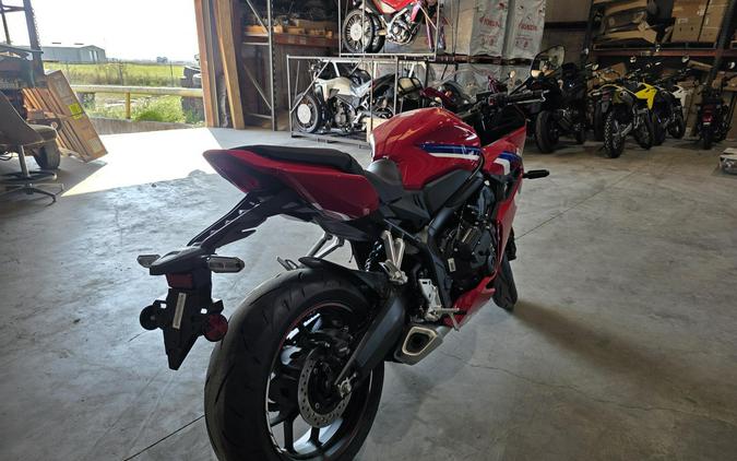 2025 Honda CB650R E-Clutch