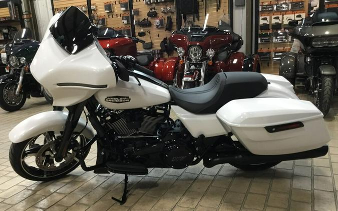 2024 Harley-Davidson® Street Glide® White Onyx Pearl