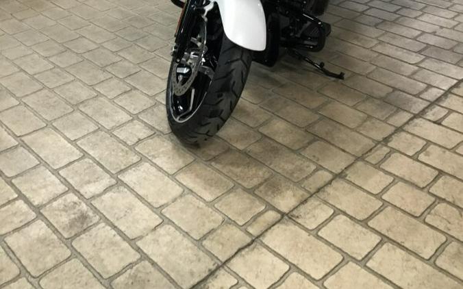 2024 Harley-Davidson® Street Glide® White Onyx Pearl