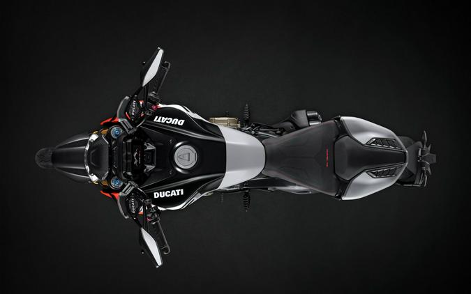 2026 Ducati Diavel V4 RS