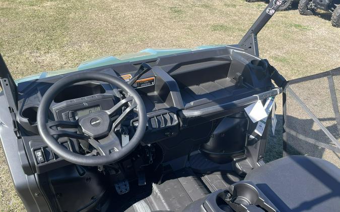 2026 Can-Am Defender HD7