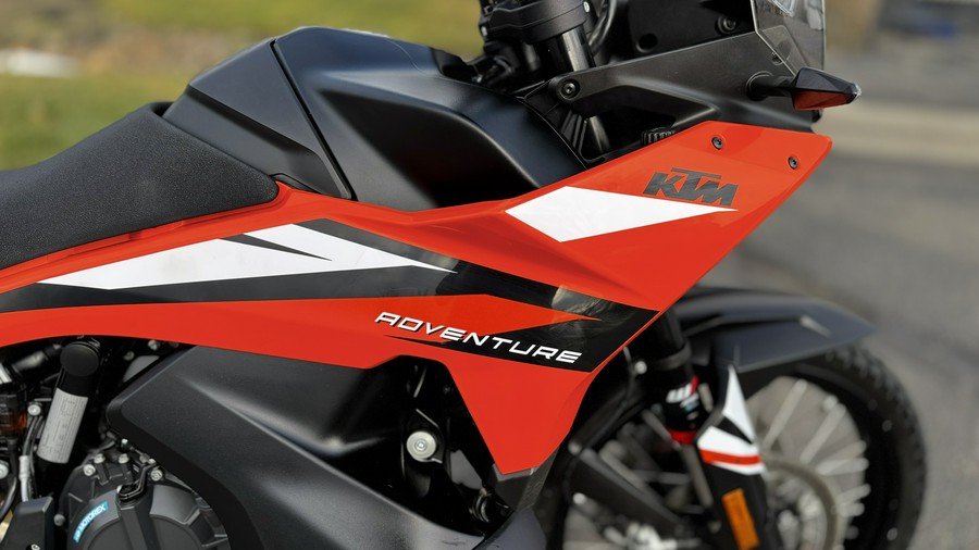 2023 KTM Adventure 890