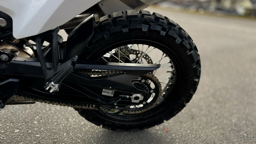 2023 KTM Adventure 890