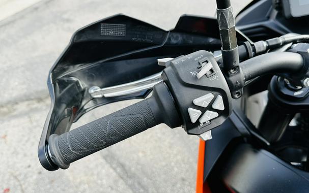 2023 KTM Adventure 890