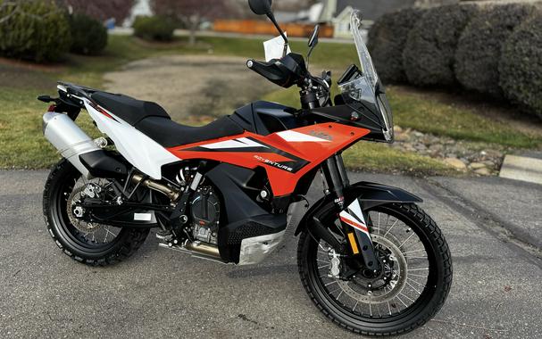 2023 KTM Adventure 890