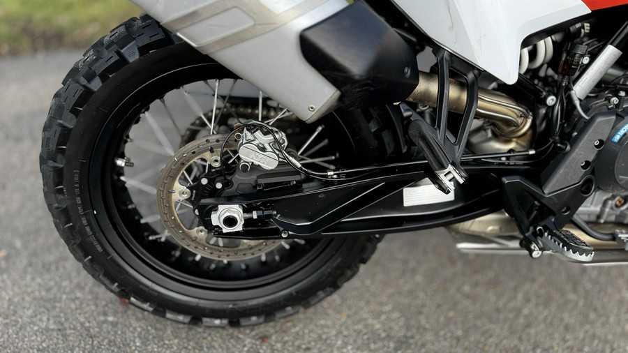 2023 KTM Adventure 890