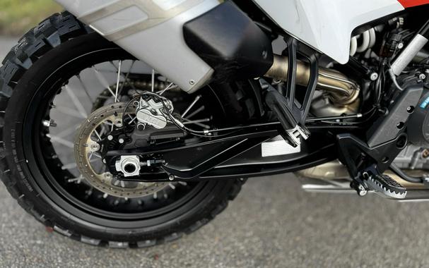 2023 KTM Adventure 890