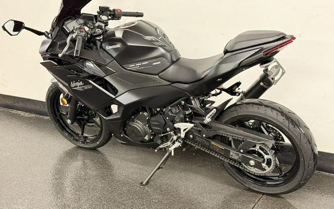 2026 Kawasaki Ninja® 500 ABS Metallic Flat Spark Black