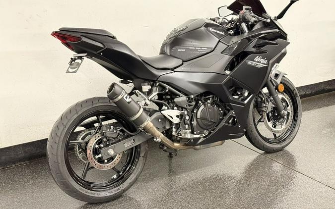 2026 Kawasaki Ninja® 500 ABS Metallic Flat Spark Black