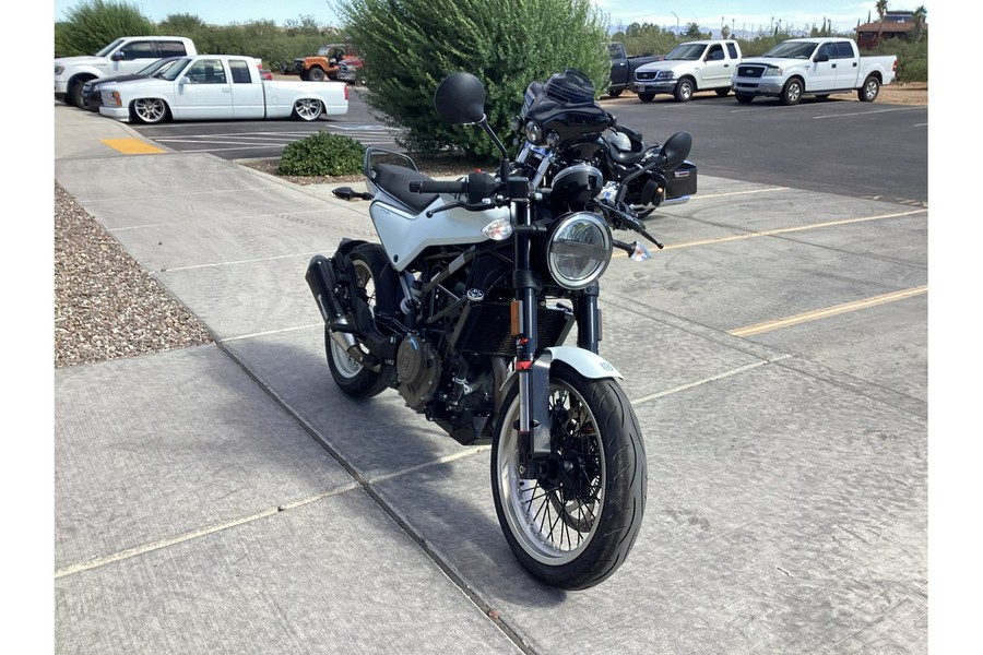 2023 Husqvarna Motorcycles VItpilen 401