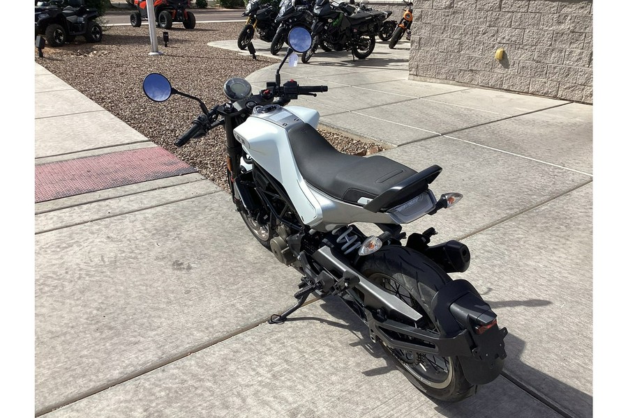 2023 Husqvarna Motorcycles VItpilen 401