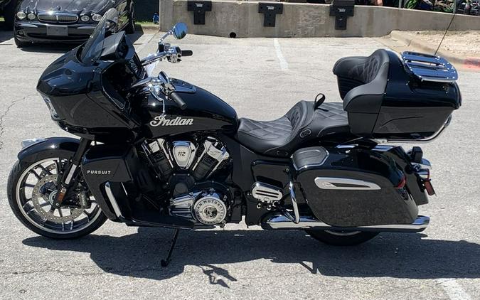 2025 Indian Motorcycle® Pursuit® Limited Black Metallic