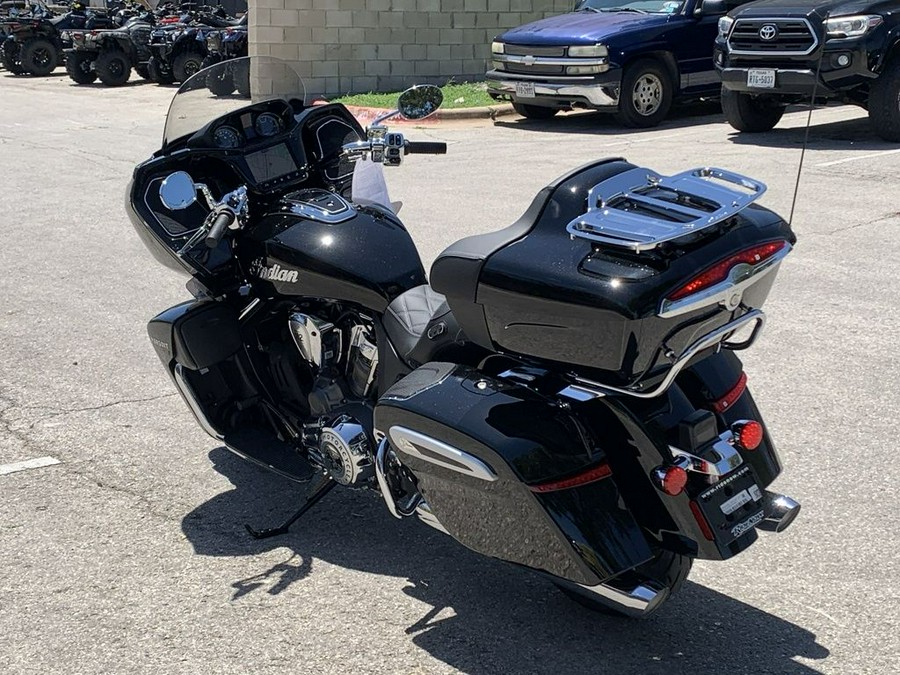 2025 Indian Motorcycle® Pursuit® Limited Black Metallic